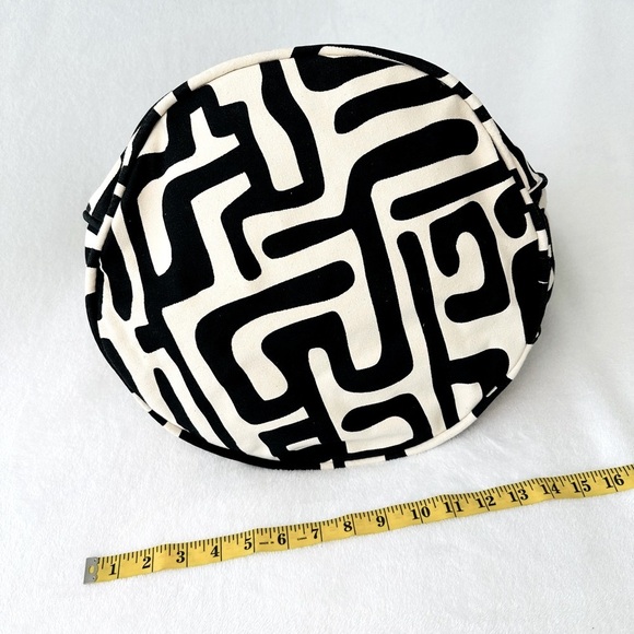 Ubuntu Life Weekender Bag Black Kuba Size Large - Picture 5 of 13